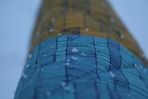 snowflakes on doe quilt