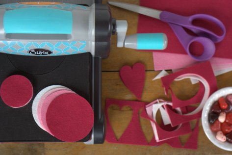 heart garland sizzix tutorial